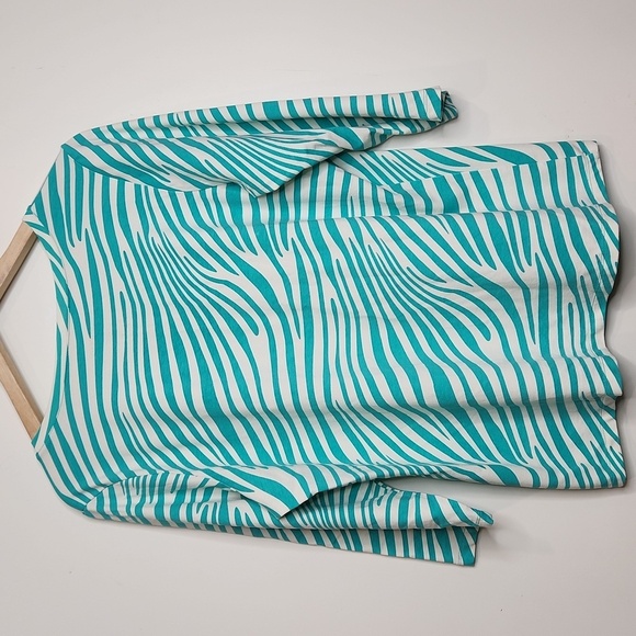 Jessica London Women's Teal and White Zebra Print‎ Blouse Super Comfy Soft - Picture 4 of 4